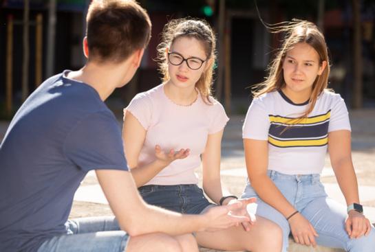 Austausch, Hilfe und Freund*innen